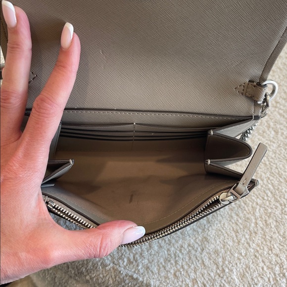 NWT Tory Burch Gray Chalk Emerson Chain Wallet - Picture 9 of 9